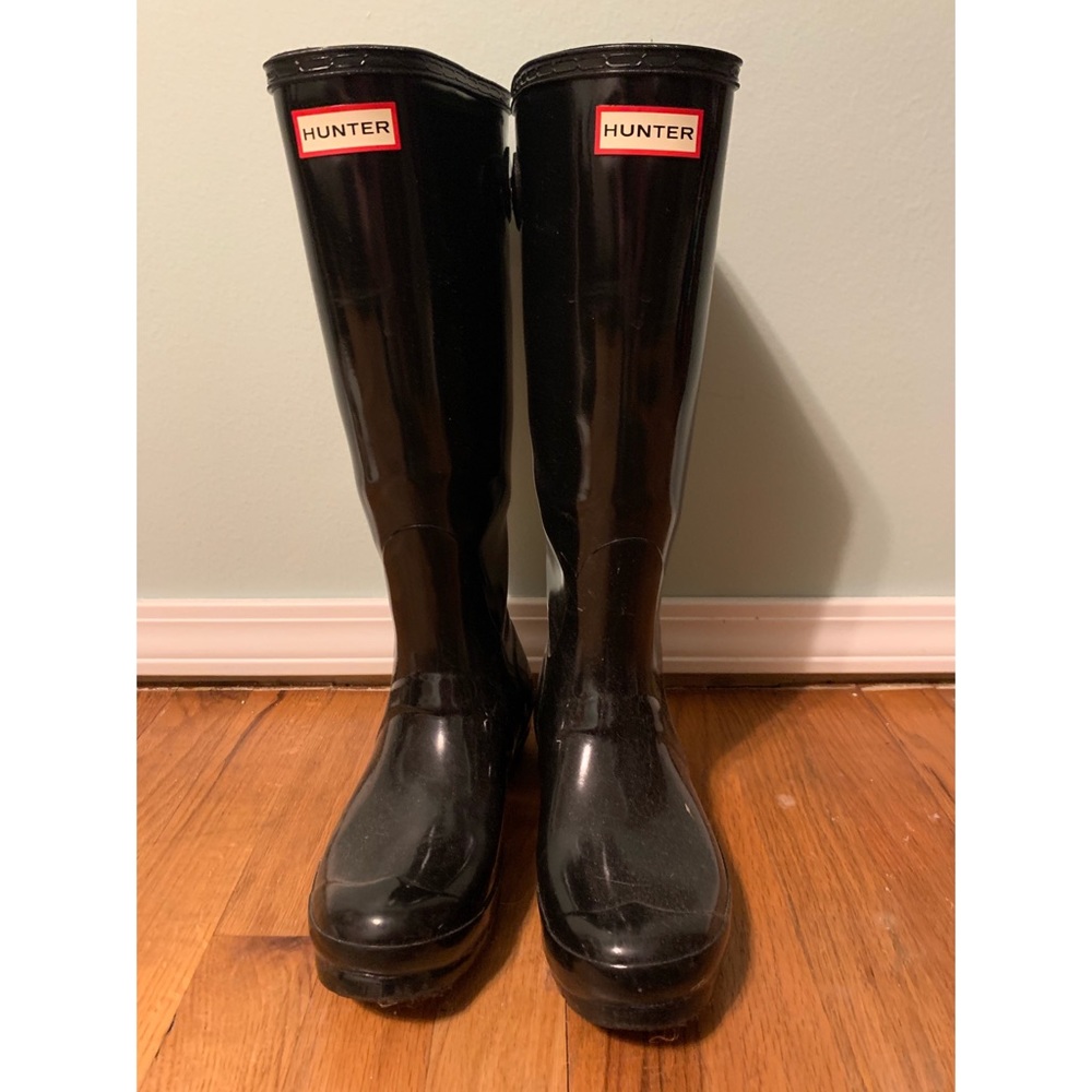 Black shiny tall hunter boots-worn less than 5x